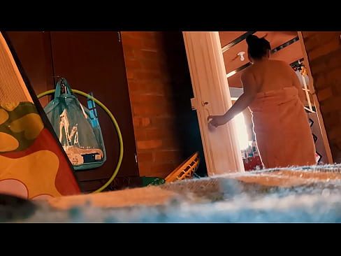 ❤️ My oom volg my in die stort, hy naai my terwyl ek stort. ❤ Fokvideo op af.tuberxxx.ru ☑